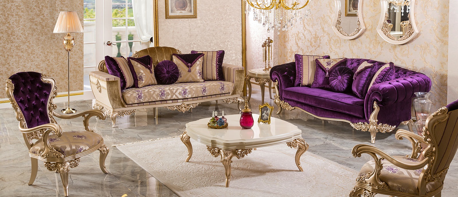مبل سلطنتی استیل کلاسیک کرمی بنفش روکش ساتن طلایی کاغذ دیواری پذیرایی